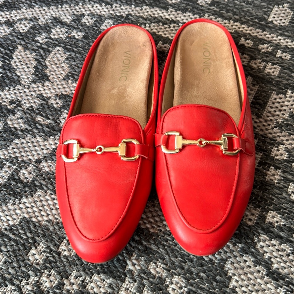 VIONIC Adeline slip on mules